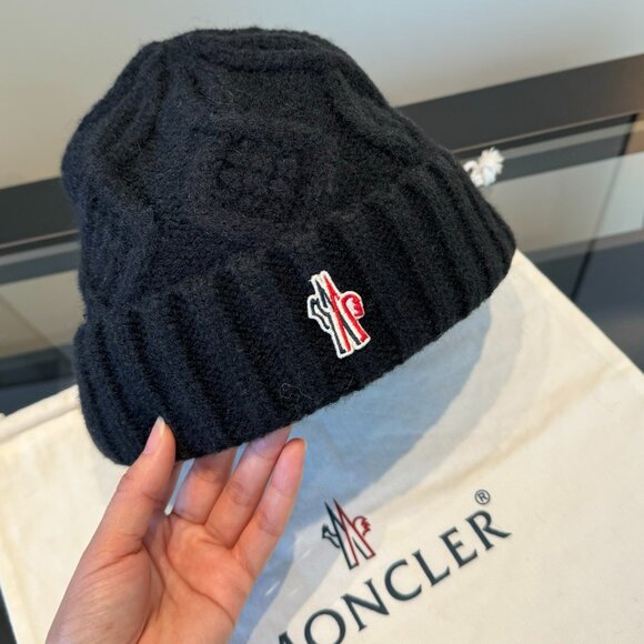 NWT Moncler Black Cable Knit Beanie - Picture 2 of 6